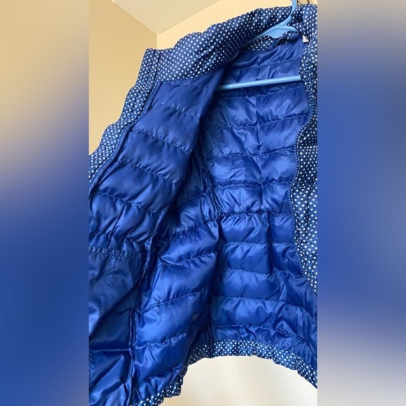 Uniqlo Girls Blue with White Polka Dots Puffer Jacket Size 5-6 - Picture 4 of 8